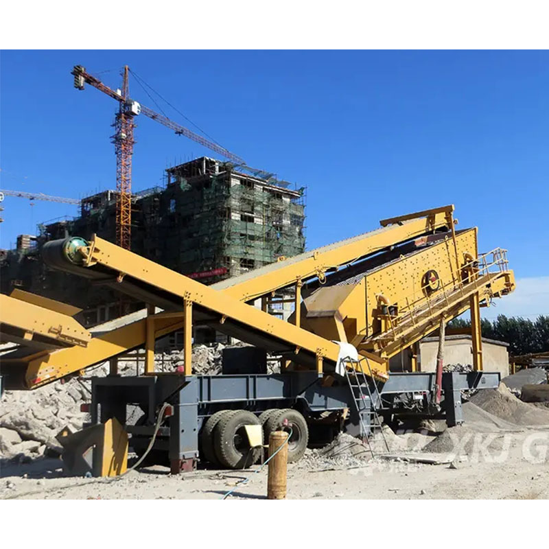 Mobile gravel crusher machine