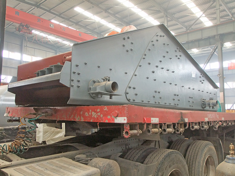 Ore dressing vibrating screen delivery