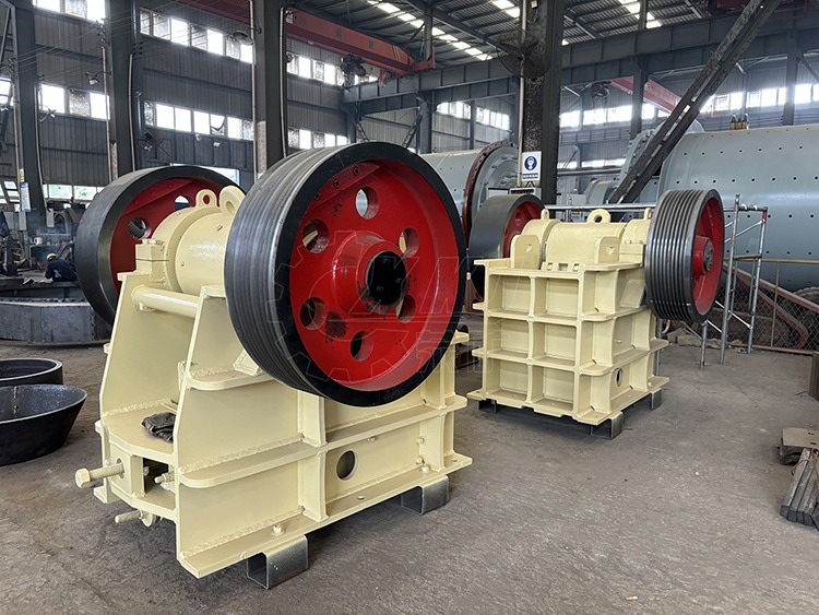 Iron ore crushing equipment